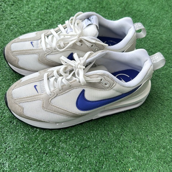 Nike White and Blue Sneakers - Picture 6 of 10